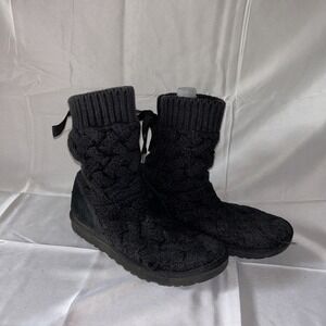 UGG Australia Women's Isla Knit Boots Cable Sweater Lace Up Size 7 Black 1008840